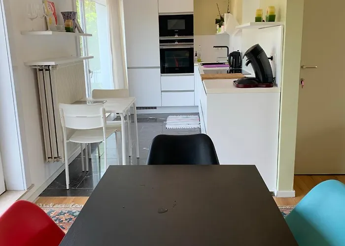 Poppies, Terras, Free Parking أوستيند